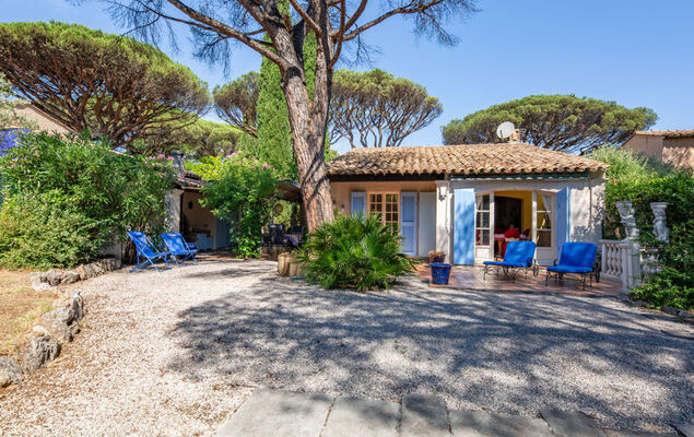 Font Mourier - Photo 1