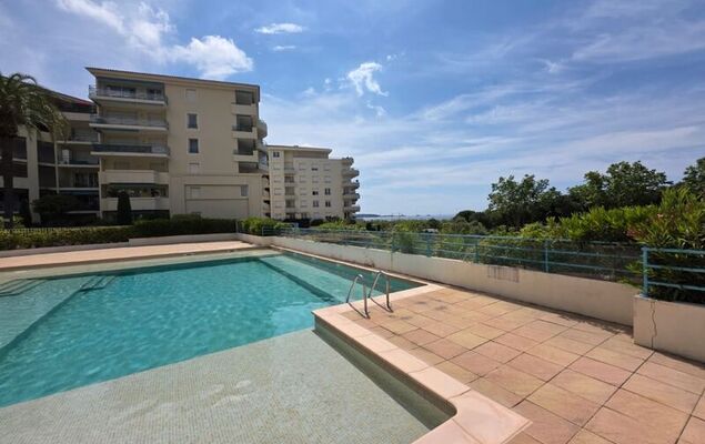 Les Pins Bleus - Photo 2